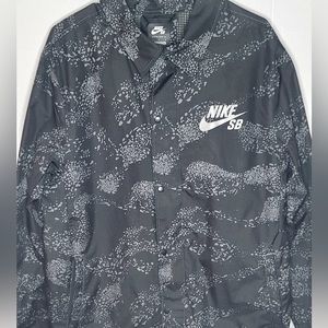 NWOT NikeSB Snowboard Assistant Coach's Lined
Jacket